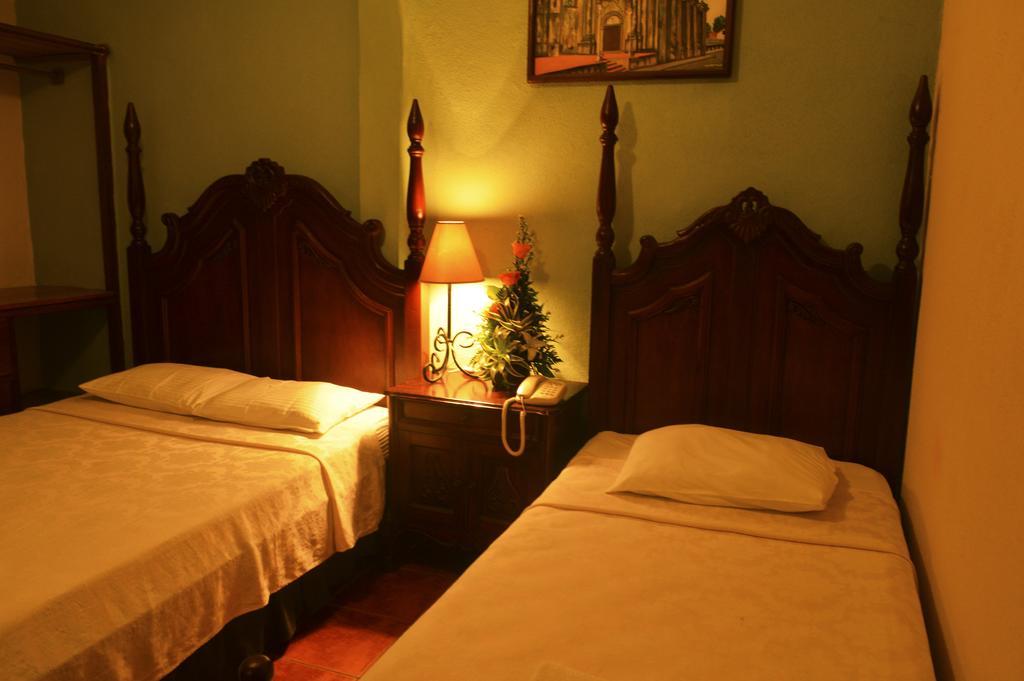 Hotel Real León Εξωτερικό φωτογραφία
